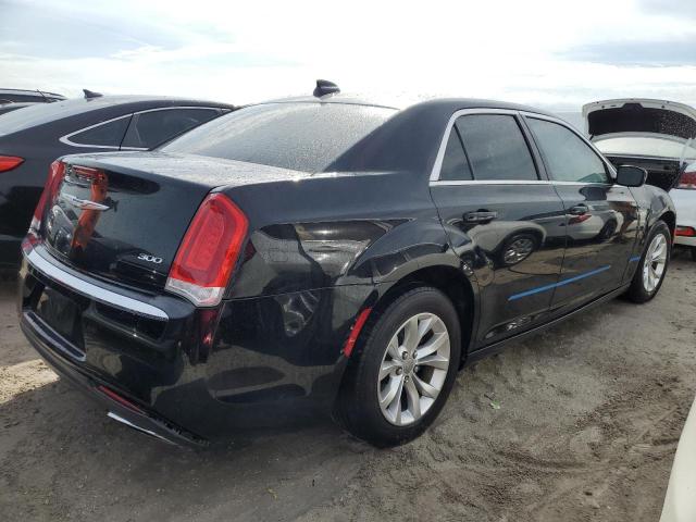 Photo 3 from auction – 2015 CHRYSLER 300 LIMITE with VIN 2C3CCAAG1FH769363