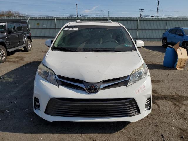 Photo 5 from auction – 2011 TOYOTA SIENNA XLE with VIN 5TDYK3DC2BS112432