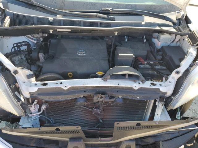 Photo 12 from auction – 2011 TOYOTA SIENNA XLE with VIN 5TDYK3DC1BS142876