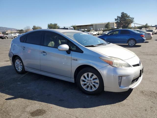 Photo 3 from auction – 2014 TOYOTA PRIUS PLUG with VIN JTDKN3DP8E3053196