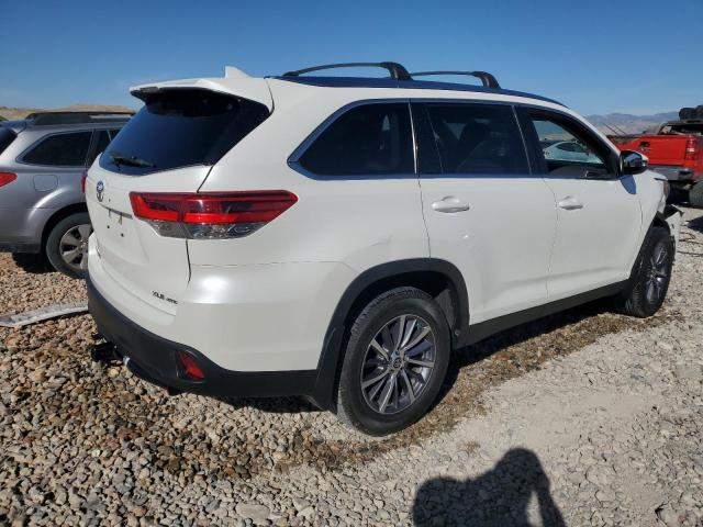 Photo 3 from auction – 2019 TOYOTA HIGHLANDER with VIN 5TDJZRFH4KS745832