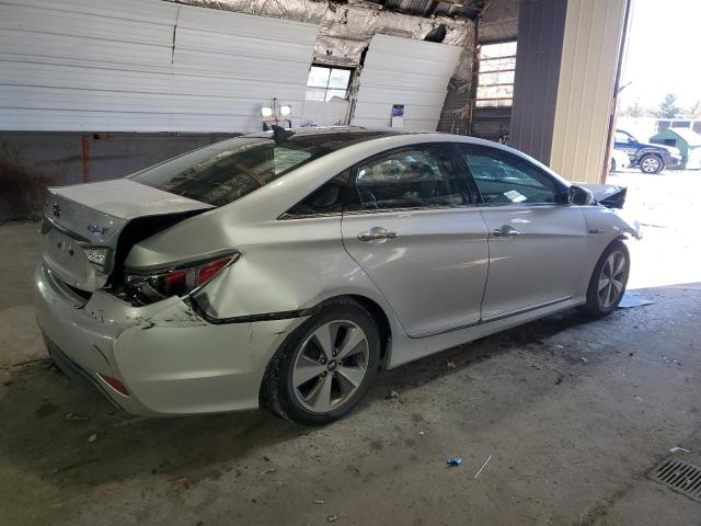 Photo 3 from auction – 2011 HYUNDAI SONATA HYB with VIN KMHEC4A4XBA018245