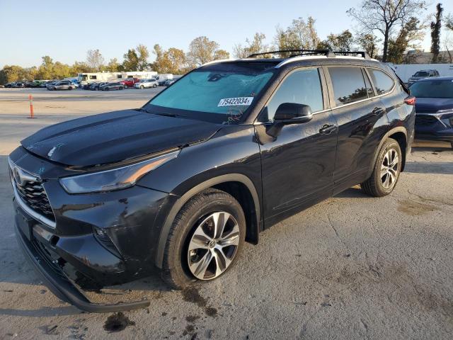 TOYOTA HIGHLANDER 2023 with VIN 5TDKDRBH6PS035668 - Photo from auction