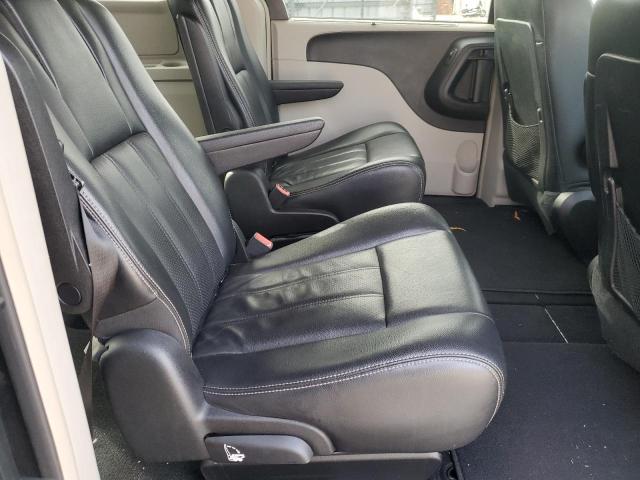 Photo 11 from auction – 2012 CHRYSLER TOWN & COU with VIN 2C4RC1CG6CR143901
