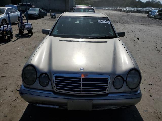Photo 5 from auction – 1997 MERCEDES-BENZ E 320 with VIN WDBJF55F8VJ031008