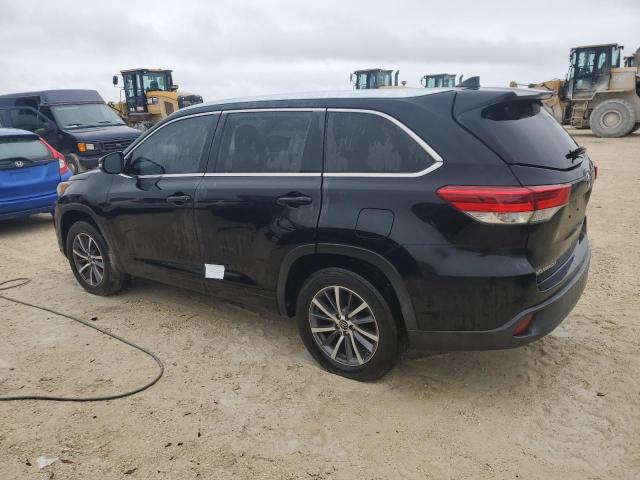 Photo 2 from auction – 2018 TOYOTA HIGHLANDER with VIN 5TDKZRFH0JS263376