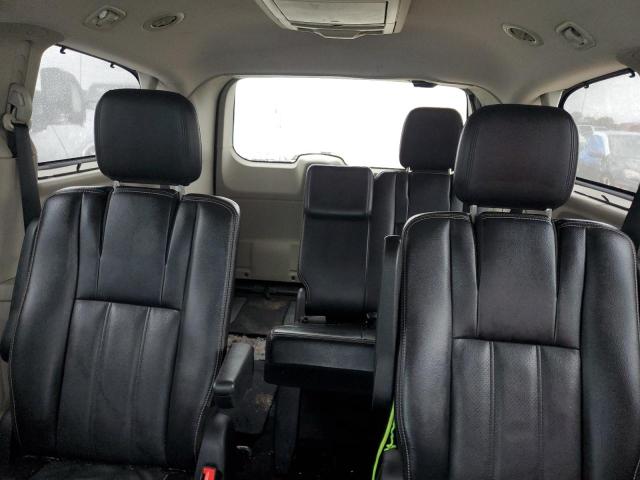 Photo 10 from auction – 2012 CHRYSLER TOWN & COU with VIN 2C4RC1CG5CR326822