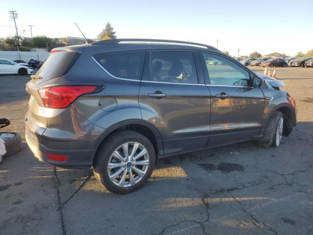 Photo 3 from auction – 2019 FORD ESCAPE SEL with VIN 1FMCU9HD5KUB06089
