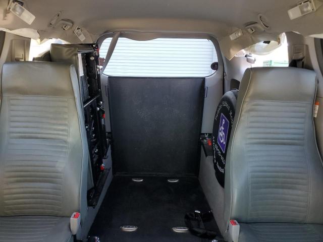 Photo 10 from auction – 2017 TOYOTA SIENNA LE with VIN 5TDKZ3DCXHS814136