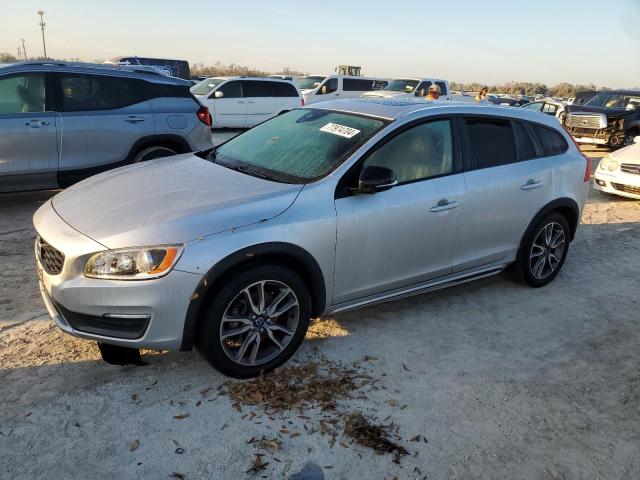 VOLVO V60 CROSS 2016 with VIN YV4612HK0G1003412 - Photo from auction