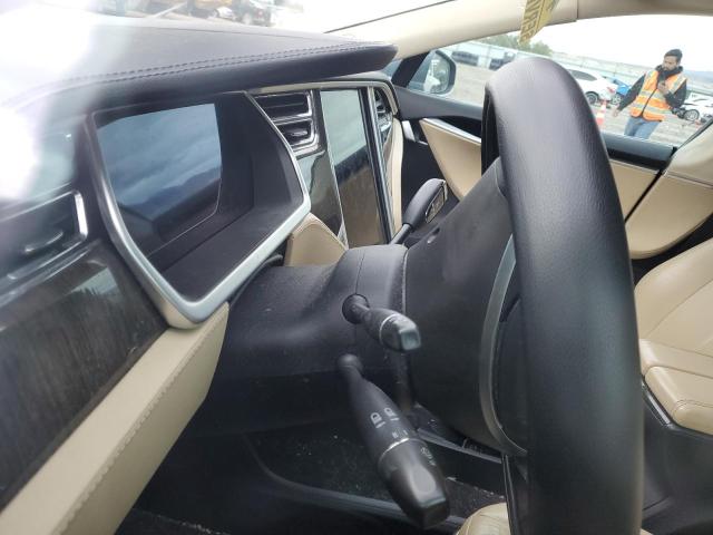 Photo 9 from auction – 2013 TESLA MODEL S with VIN 5YJSA1AG0DFP03953