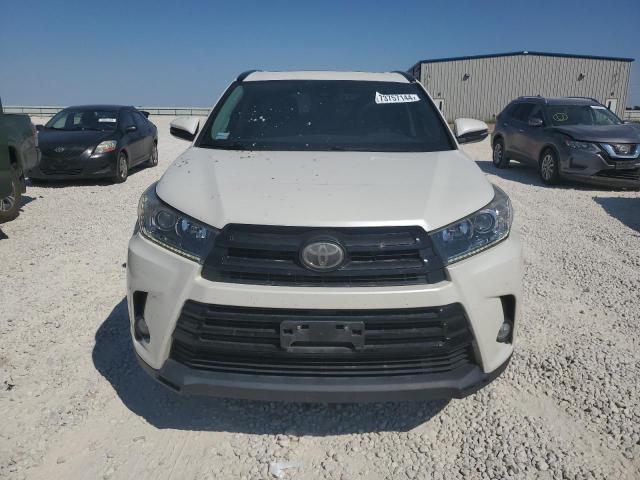 Photo 5 from auction – 2017 TOYOTA HIGHLANDER with VIN 5TDKZRFH7HS517269