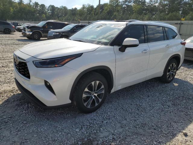 TOYOTA HIGHLANDER 2021 with VIN 5TDGZRAH2MS526288 - Photo from auction