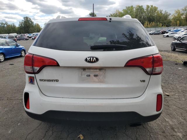 Photo 6 from auction – 2015 KIA SORENTO LX with VIN 5XYKT4A71FG631748