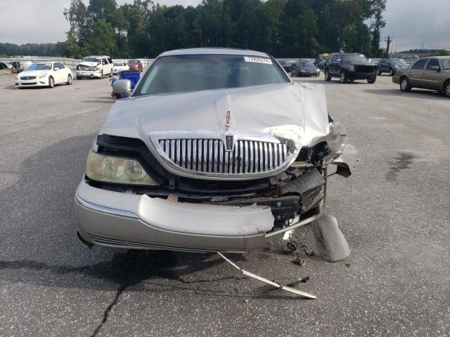 Photo 5 from auction – 2004 LINCOLN TOWN CAR U with VIN 1LNHM83W54Y625809