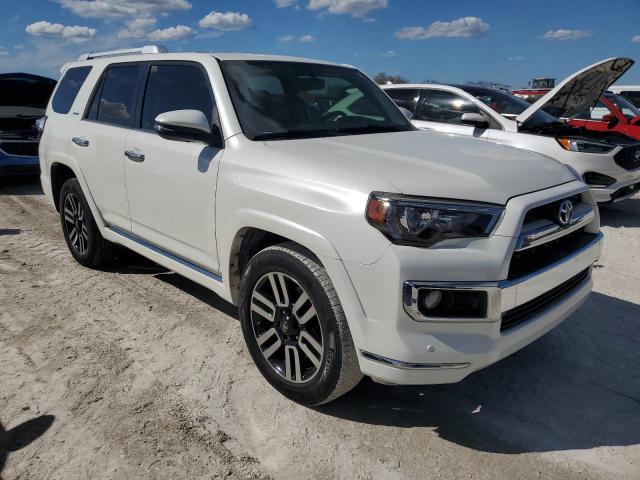 Photo 4 from auction – 2019 TOYOTA 4RUNNER SR with VIN JTEZU5JR4K5196533