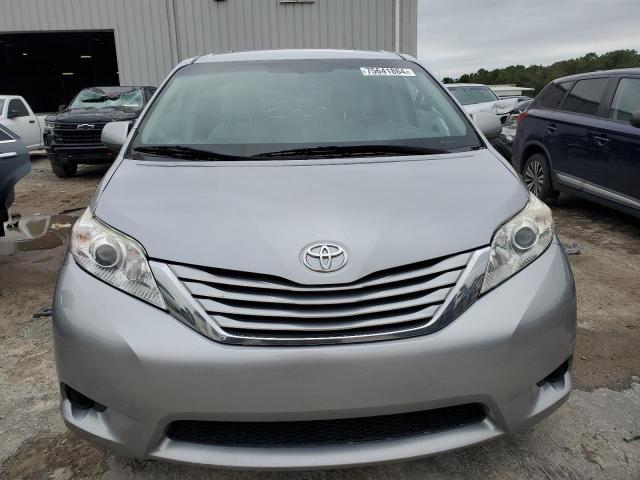 Photo 5 from auction – 2017 TOYOTA SIENNA LE with VIN 5TDKZ3DC8HS833400