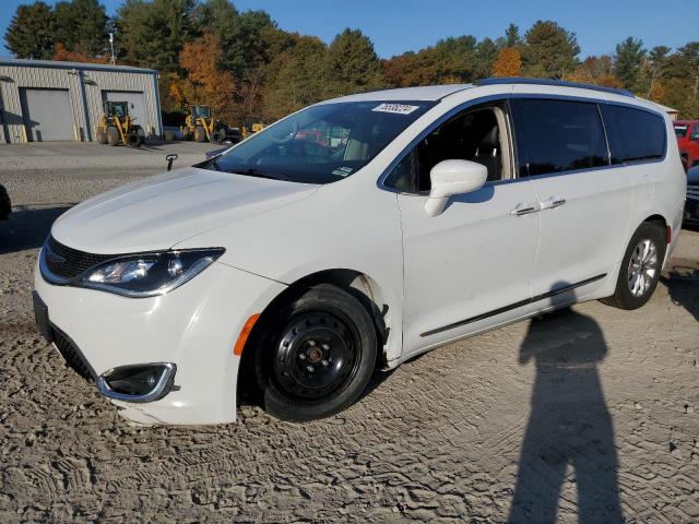 CHRYSLER PACIFICA T 2018 with VIN 2C4RC1BGXJR217142 - Photo from auction