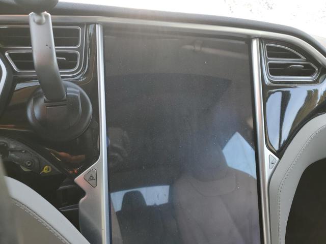 Photo 9 from auction – 2015 TESLA MODEL S 85 with VIN 5YJSA1H21FF080873
