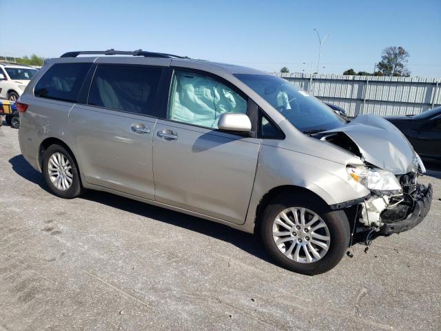 Photo 4 from auction – 2015 TOYOTA SIENNA XLE with VIN 5TDYK3DC6FS555642