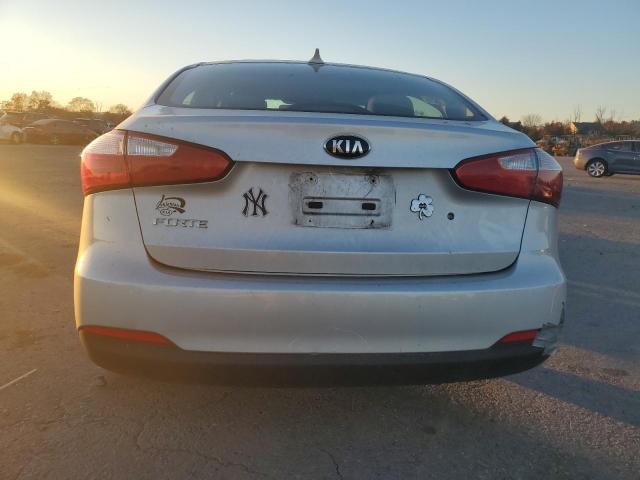 Photo 6 from auction – 2015 KIA FORTE LX with VIN KNAFK4A66F5394062