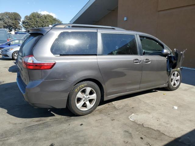 Photo 3 from auction – 2018 TOYOTA SIENNA LE with VIN 5TDKZ3DC2JS915662