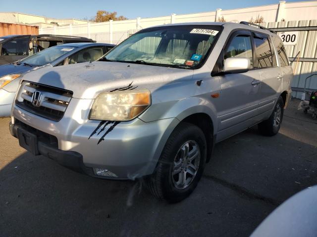 HONDA PILOT EX 2006 with VIN 2HKYF18626H504352 - Photo from auction