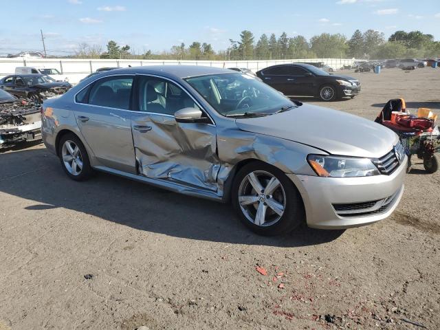 Photo 4 from auction – 2014 VOLKSWAGEN PASSAT S with VIN 1VWAT7A39EC030582