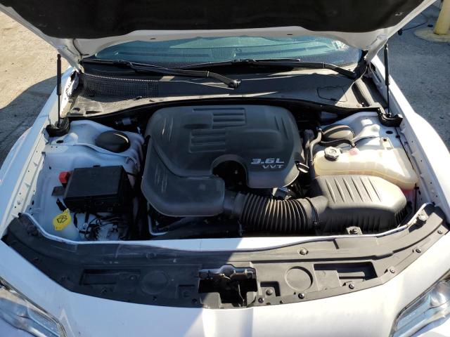 Photo 11 from auction – 2017 CHRYSLER 300 LIMITE with VIN 2C3CCARG1HH647996