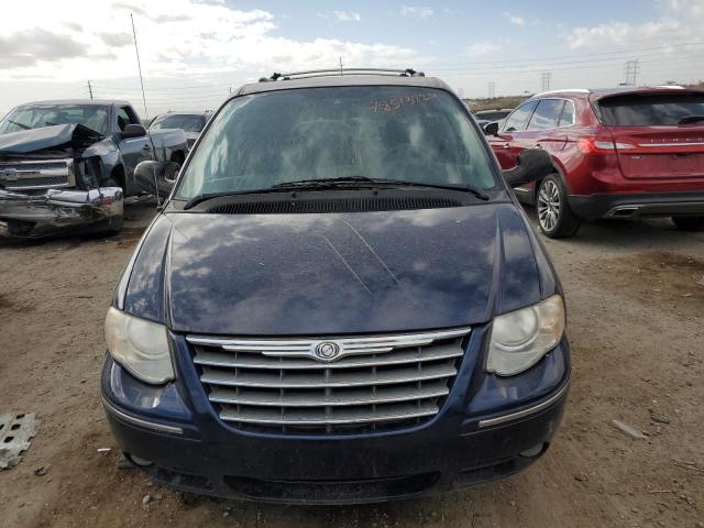 Photo 5 from auction – 2005 CHRYSLER TOWN & COU with VIN 2C8GP64L75R212276