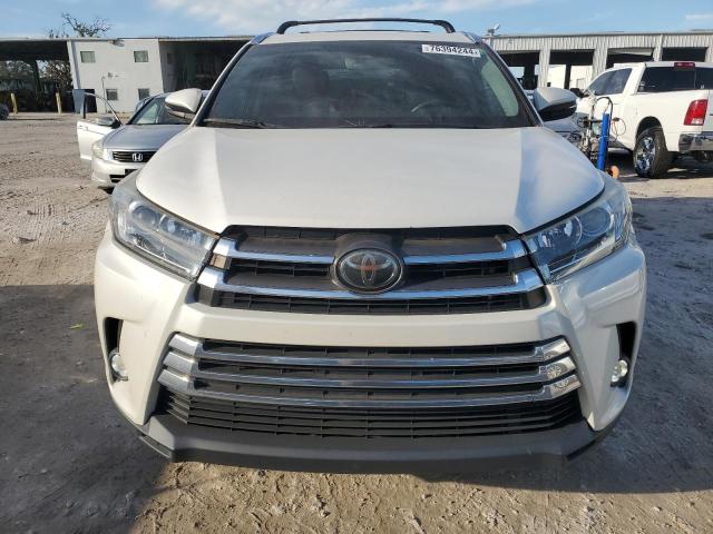 Photo 5 from auction – 2018 TOYOTA HIGHLANDER with VIN 5TDYZRFH4JS268848