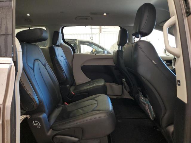 Photo 11 from auction – 2017 CHRYSLER PACIFICA T with VIN 2C4RC1BG8HR552586