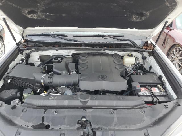 Photo 11 from auction – 2018 TOYOTA 4RUNNER SR with VIN JTEBU5JR8J5547640