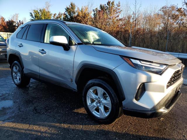 Photo 4 from auction – 2022 TOYOTA RAV4 XLE with VIN 2T3P1RFV6NC304084