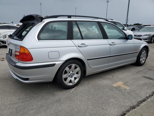 Photo 3 from auction – 2001 BMW 325 IT with VIN WBAAW33491ET42602