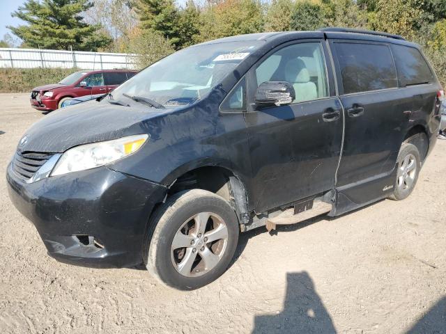 Photo 1 from auction – 2013 TOYOTA SIENNA LE with VIN 5TDKK3DC7DS319780
