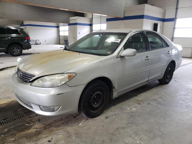 TOYOTA CAMRY LE 2005 with VIN 4T1BE32K65U092558 - Photo from auction