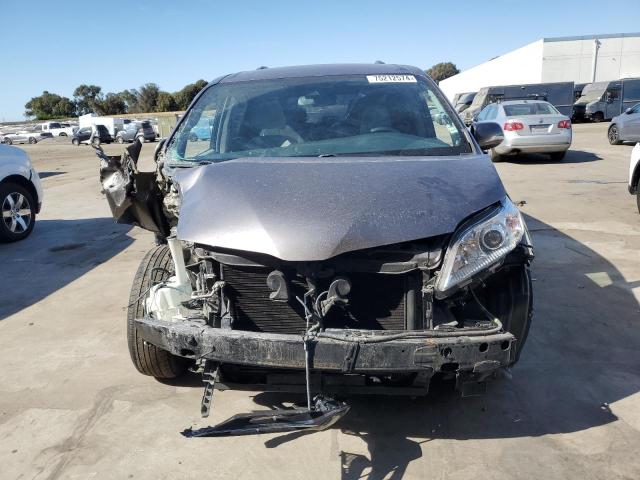 Photo 5 from auction – 2018 TOYOTA SIENNA LE with VIN 5TDKZ3DC2JS915662