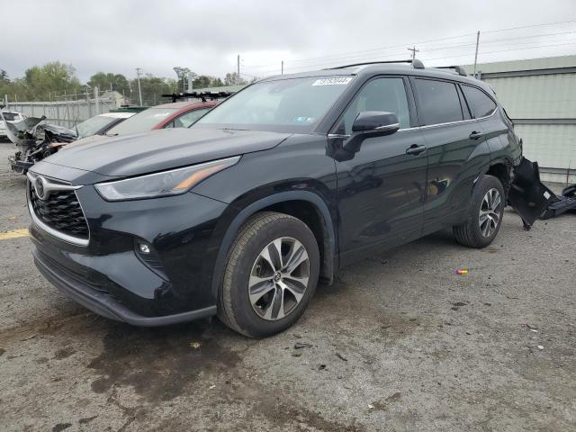 TOYOTA HIGHLANDER 2022 with VIN 5TDGZRBH6NS591676 - Photo from auction
