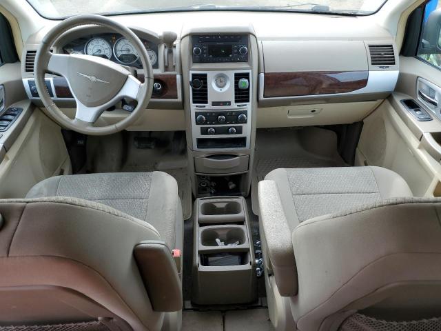 Photo 8 from auction – 2010 CHRYSLER TOWN & COU with VIN 2A4RR5D15AR152595