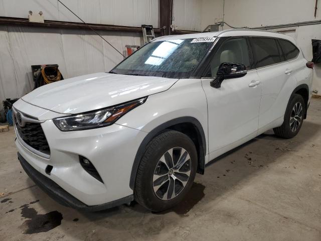 TOYOTA HIGHLANDER 2022 with VIN 5TDGZRBH5NS206270 - Photo from auction