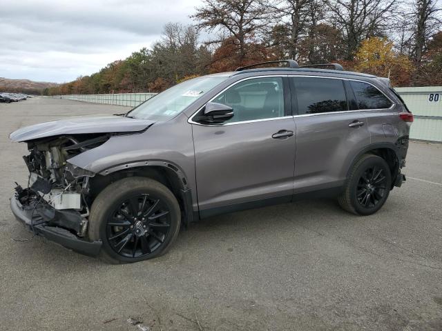 TOYOTA HIGHLANDER 2019 with VIN 5TDJZRFH8KS624673 - Photo from auction