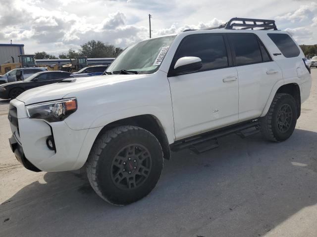 TOYOTA 4RUNNER SR 2019 with VIN JTEBU5JR7K5661856 - Photo from auction