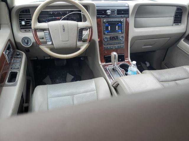 Photo 8 from auction – 2011 LINCOLN NAVIGATOR with VIN 5LMJJ2H58BEJ09172
