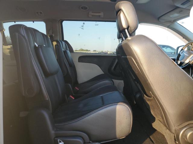 Photo 11 from auction – 2014 CHRYSLER TOWN & COU with VIN 2C4RC1BG8ER339083