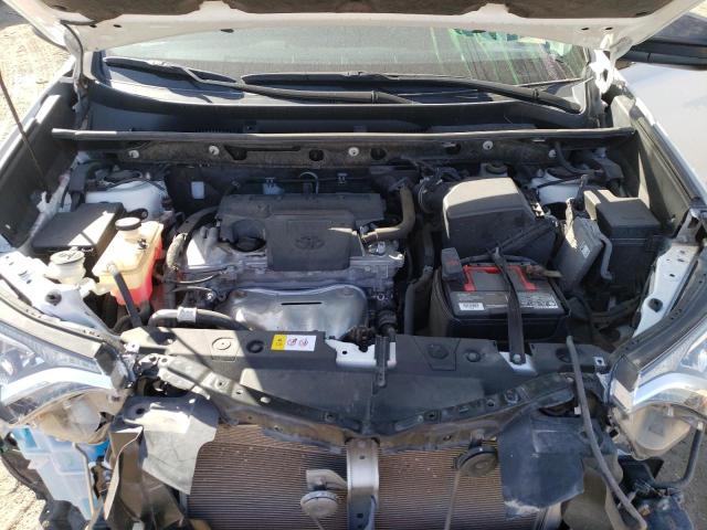 Photo 12 from auction – 2017 TOYOTA RAV4 LE with VIN JTMBFREV3HD201122