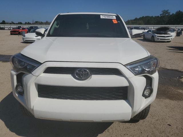 Photo 5 from auction – 2017 TOYOTA 4RUNNER SR with VIN JTEBU5JR1H5420108