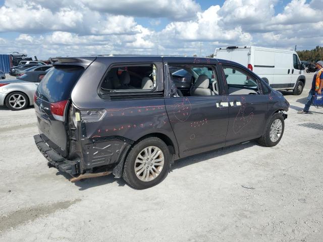 Photo 3 from auction – 2012 TOYOTA SIENNA XLE with VIN 5TDYK3DC7CS270976