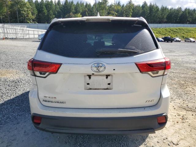 Photo 6 from auction – 2018 TOYOTA HIGHLANDER with VIN 5TDKZRFH1JS538754