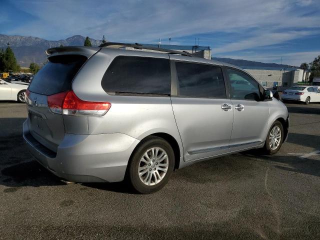 Photo 3 from auction – 2013 TOYOTA SIENNA XLE with VIN 5TDYK3DC8DS305994